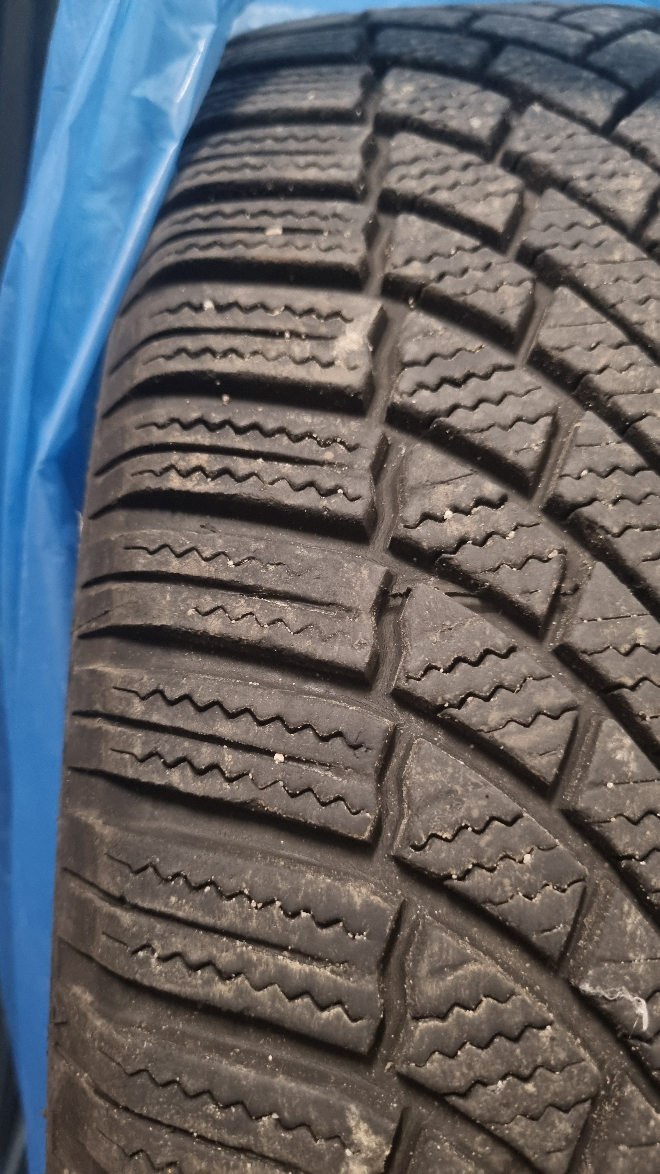 Bridgestone Blizzak LM005