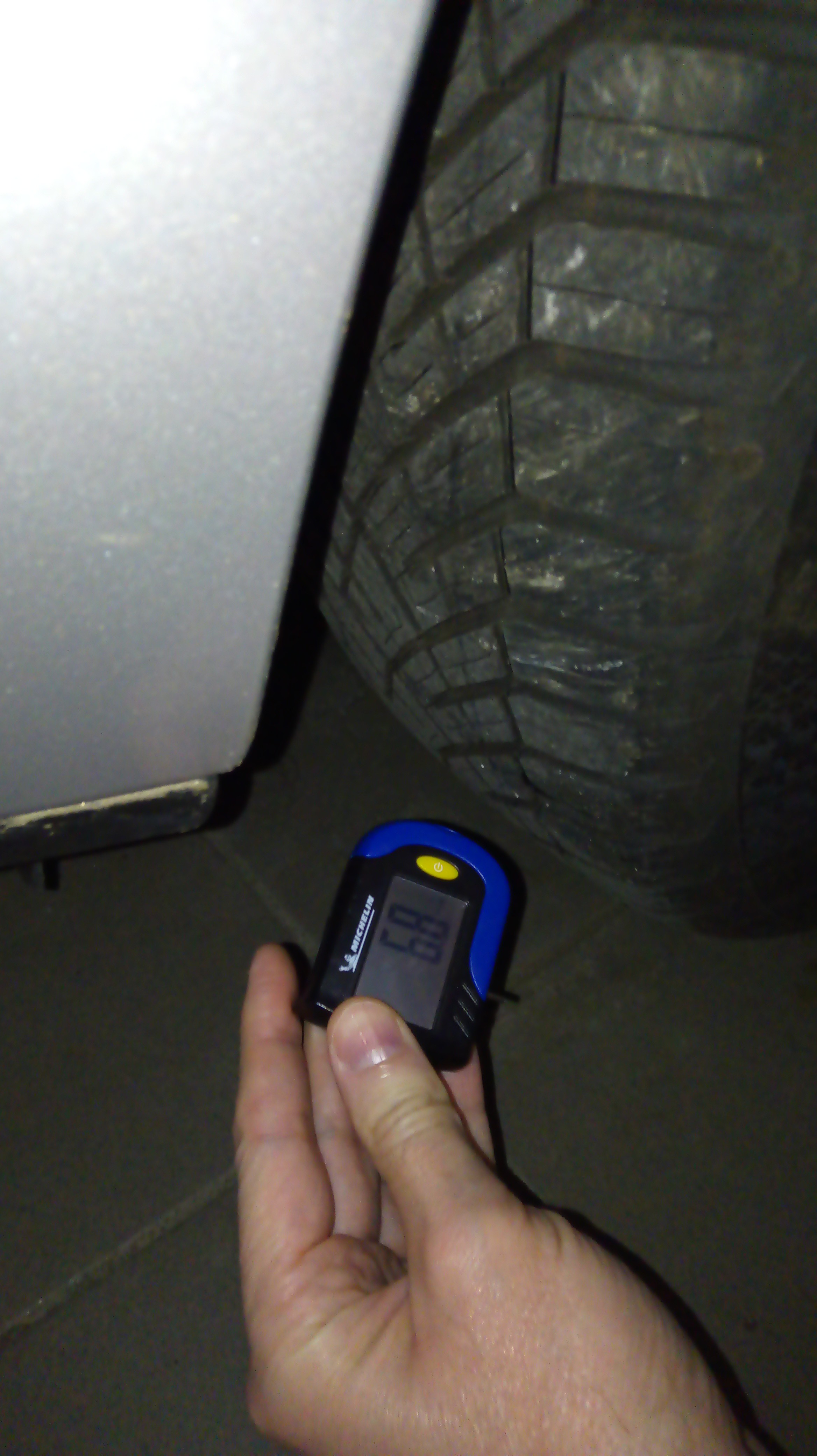 Continental AllSeasonContact 2