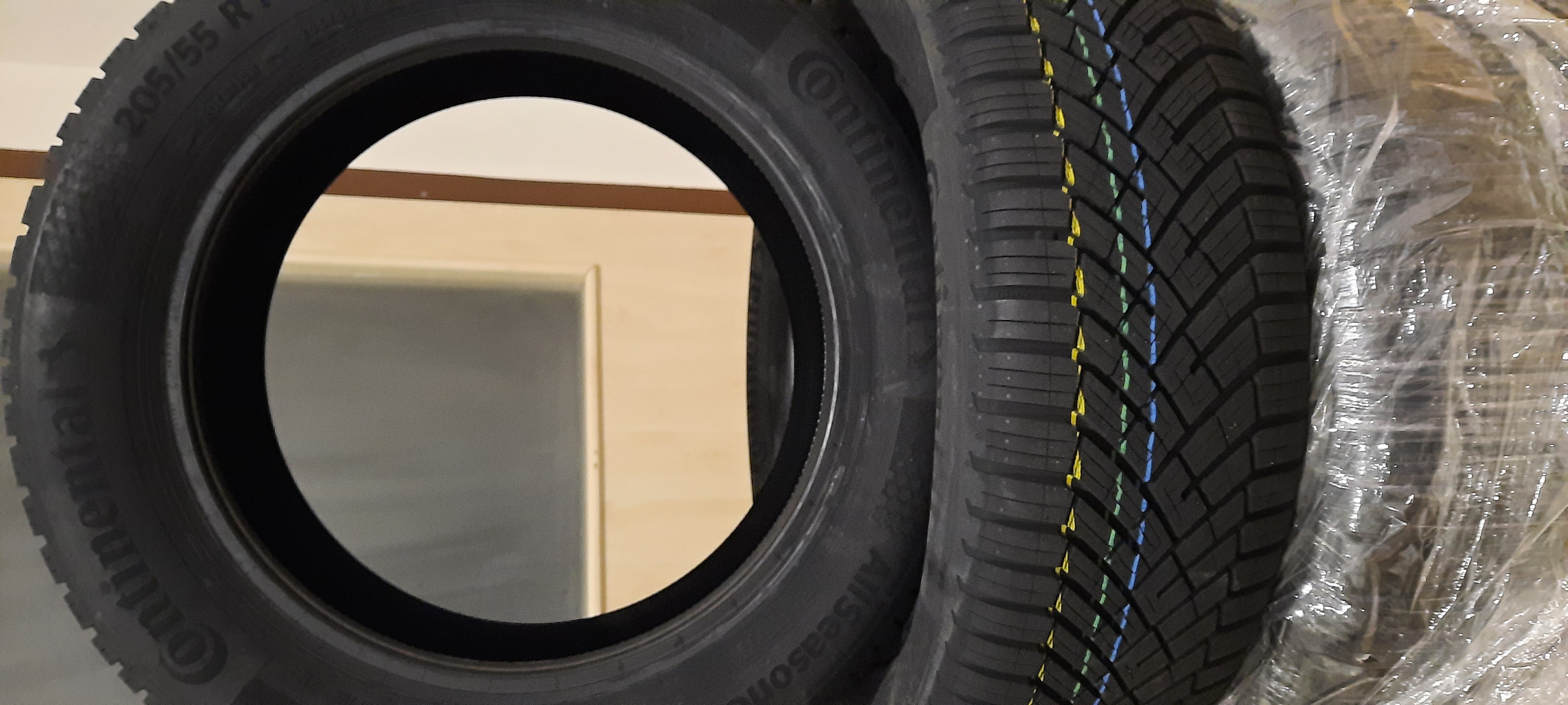 Continental AllSeasonContact 2