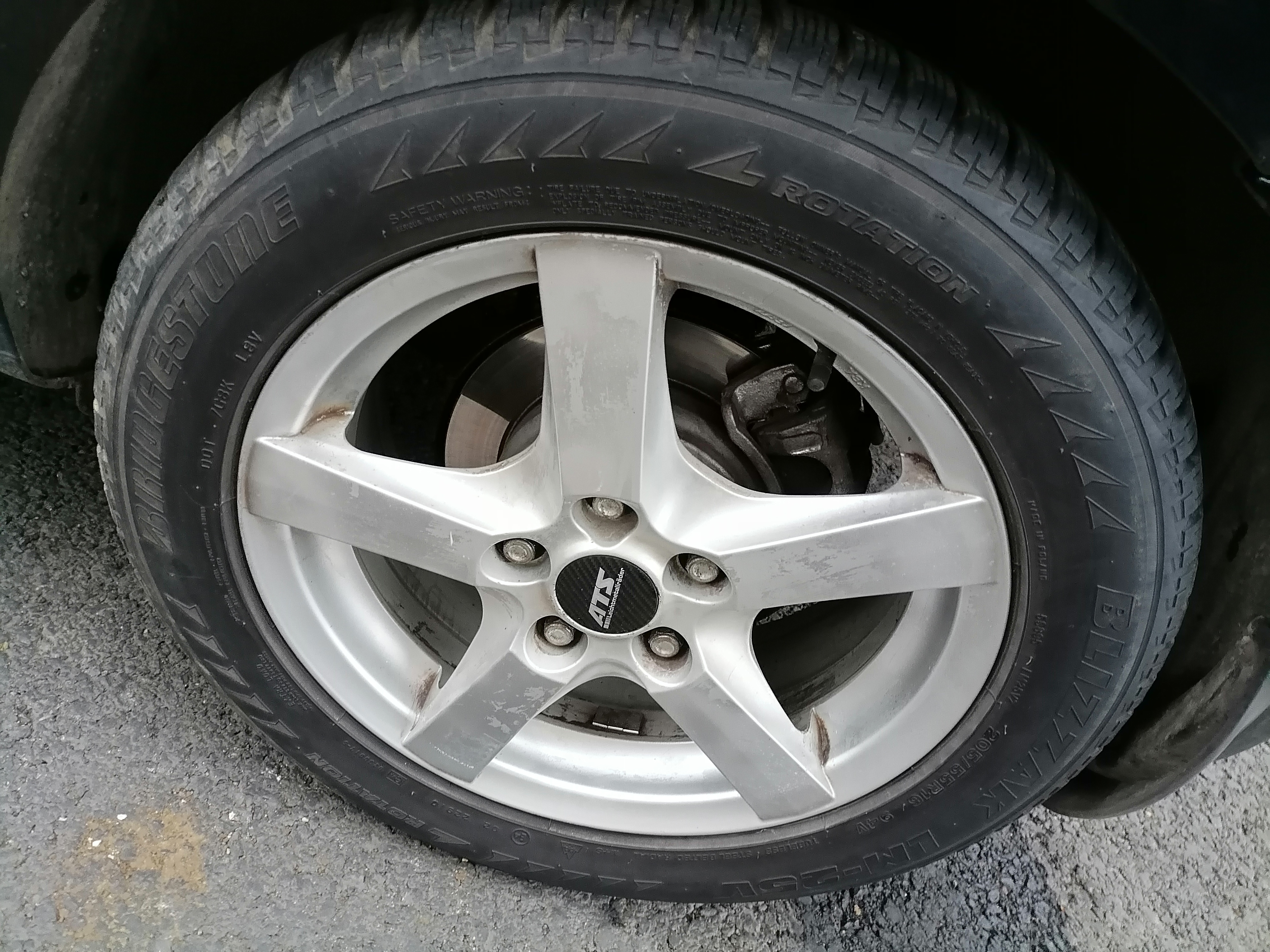 Bridgestone Blizzak LM25 4X4