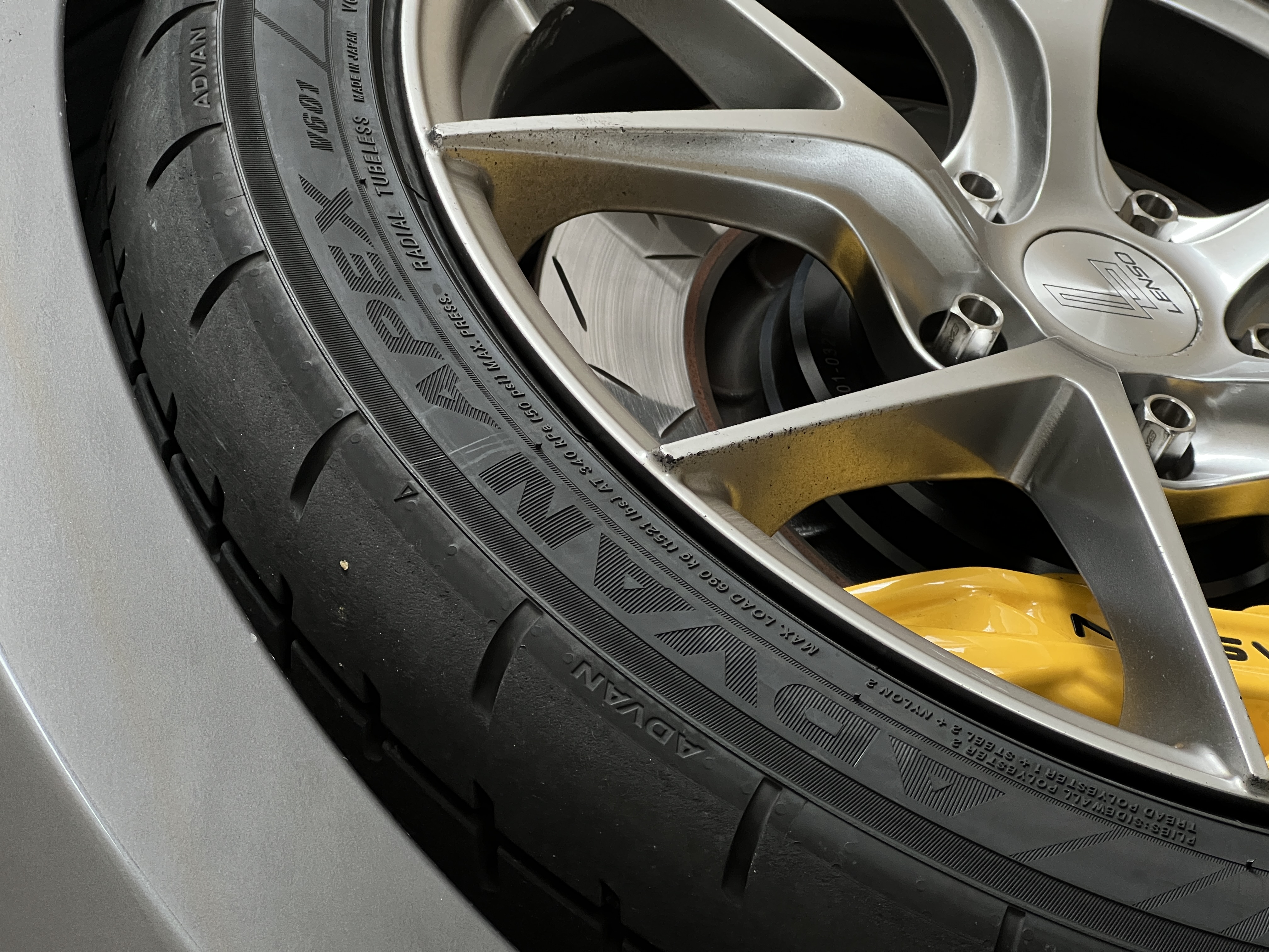 Yokohama ADVAN APEX V601