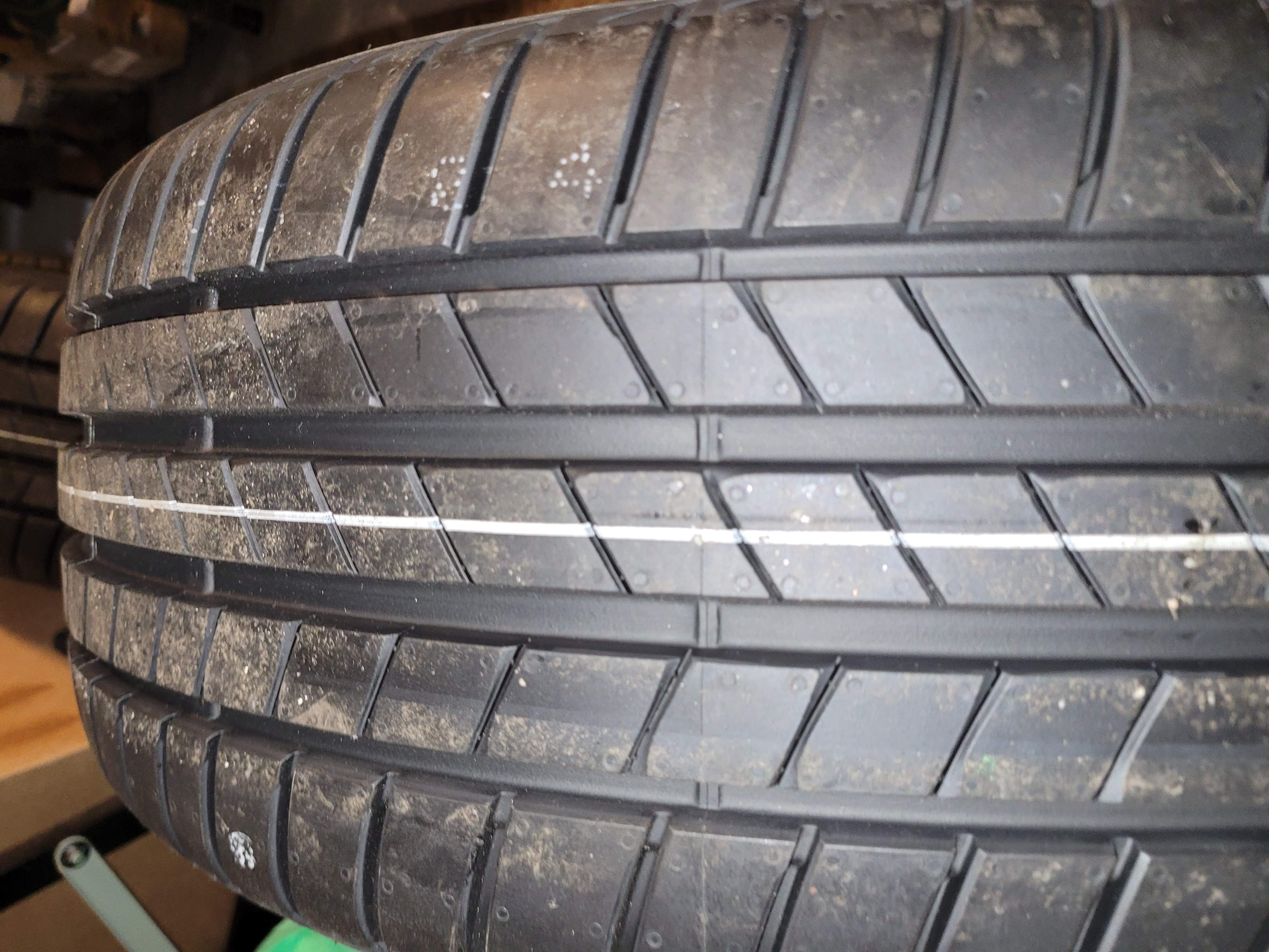 Firestone Roadhawk 2 ENLITEN