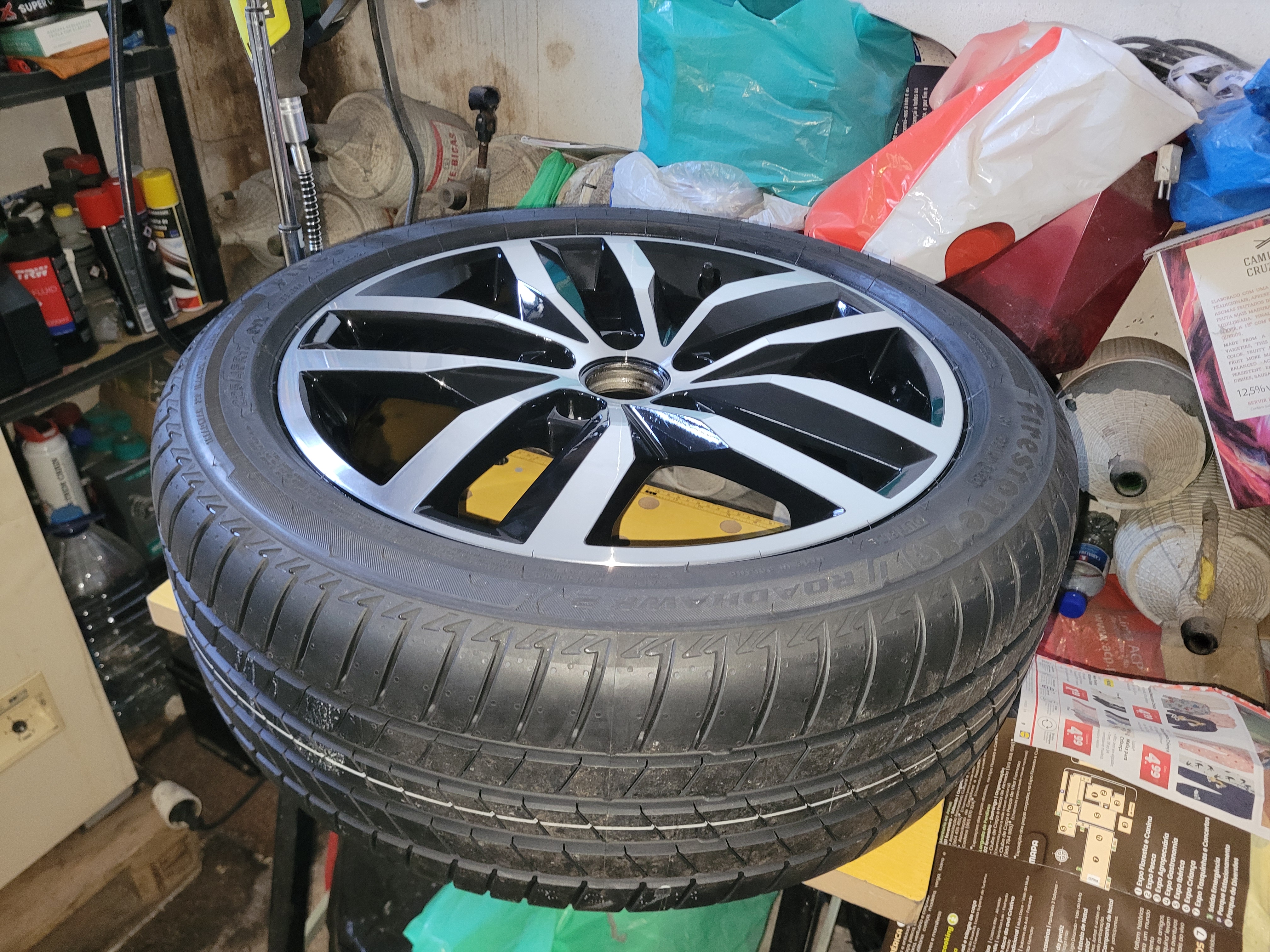 Firestone Roadhawk 2 ENLITEN