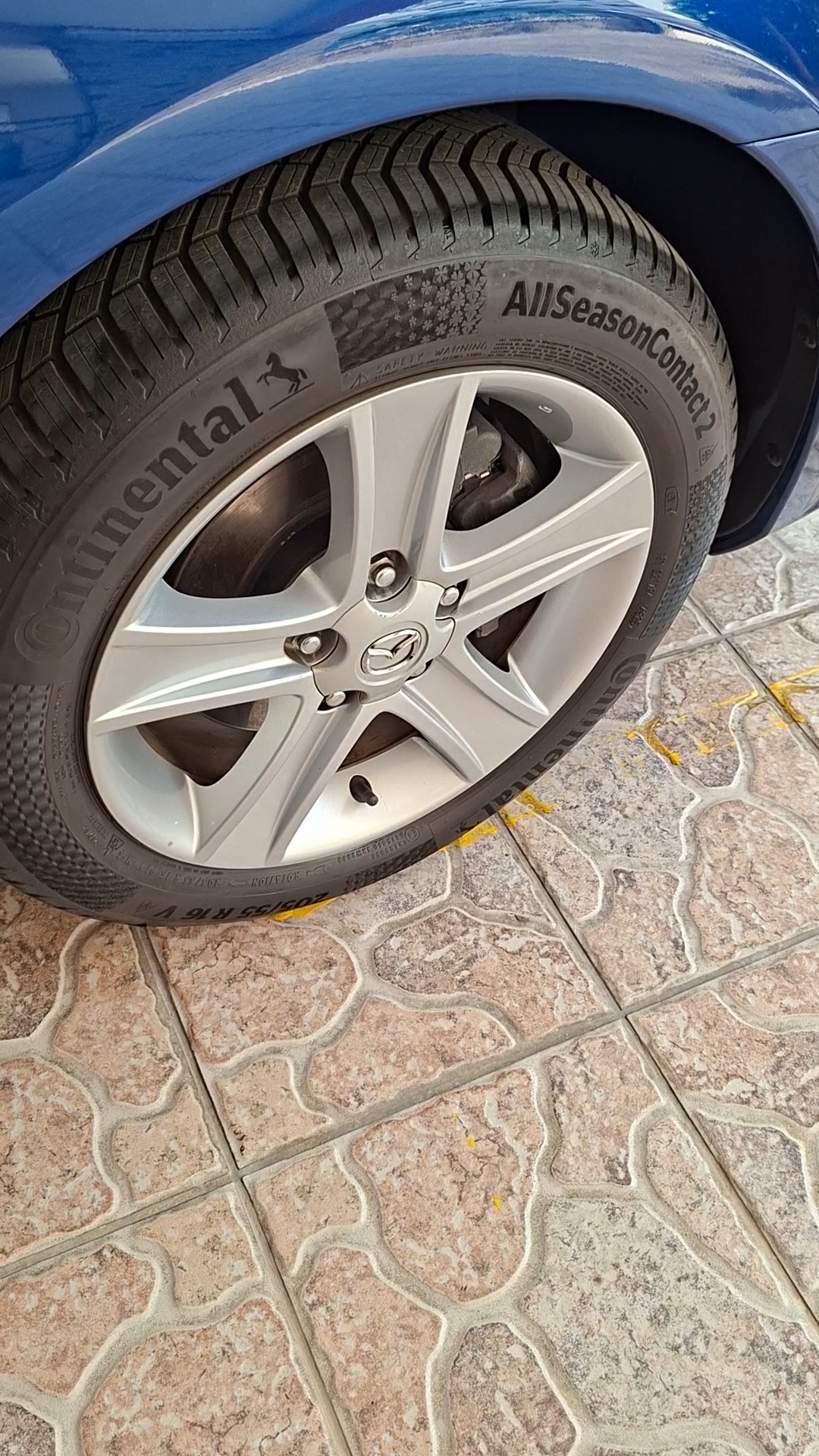 Continental AllSeasonContact 2