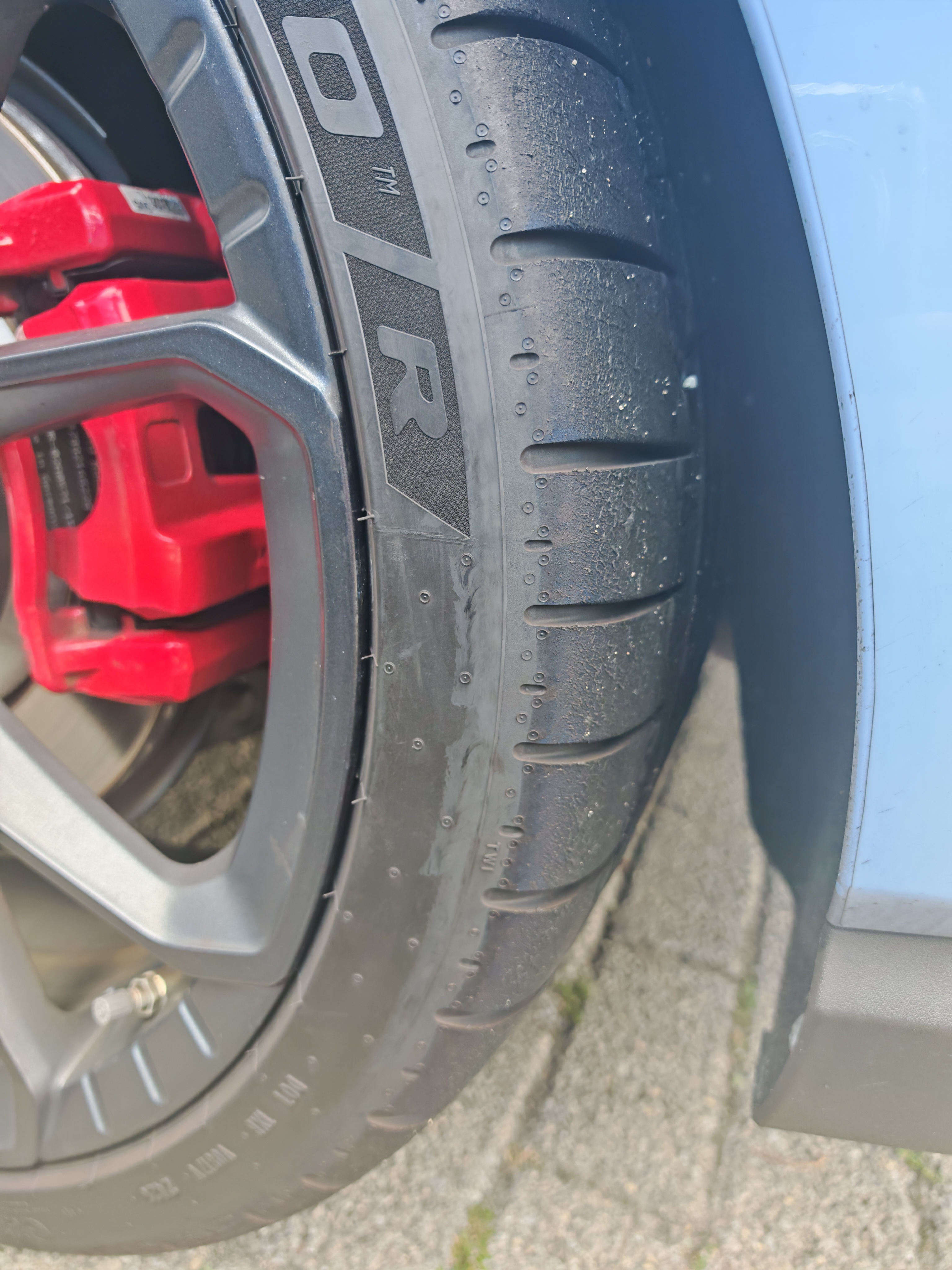 Pirelli P Zero R