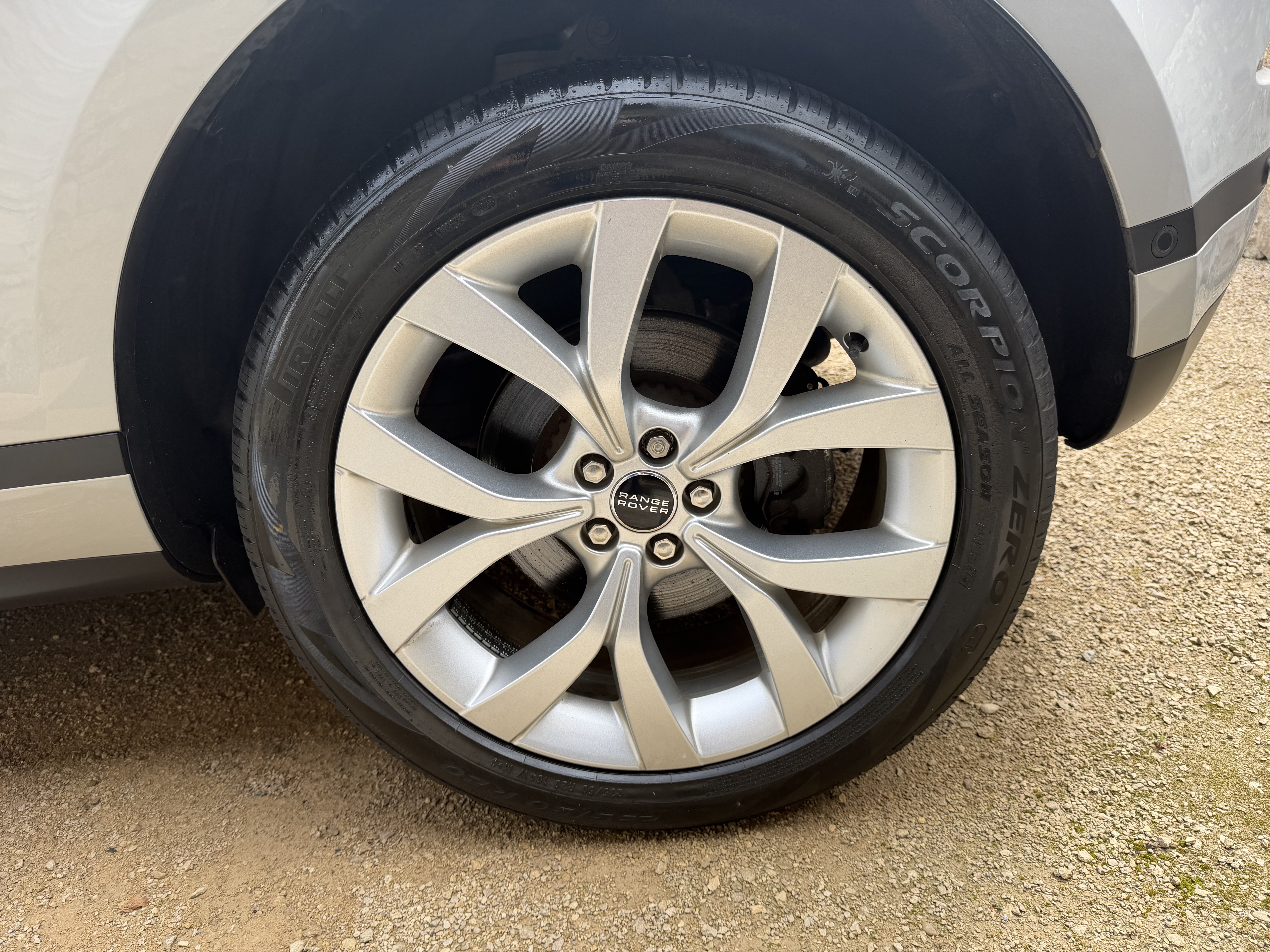 Pirelli Scorpion Zero All Season