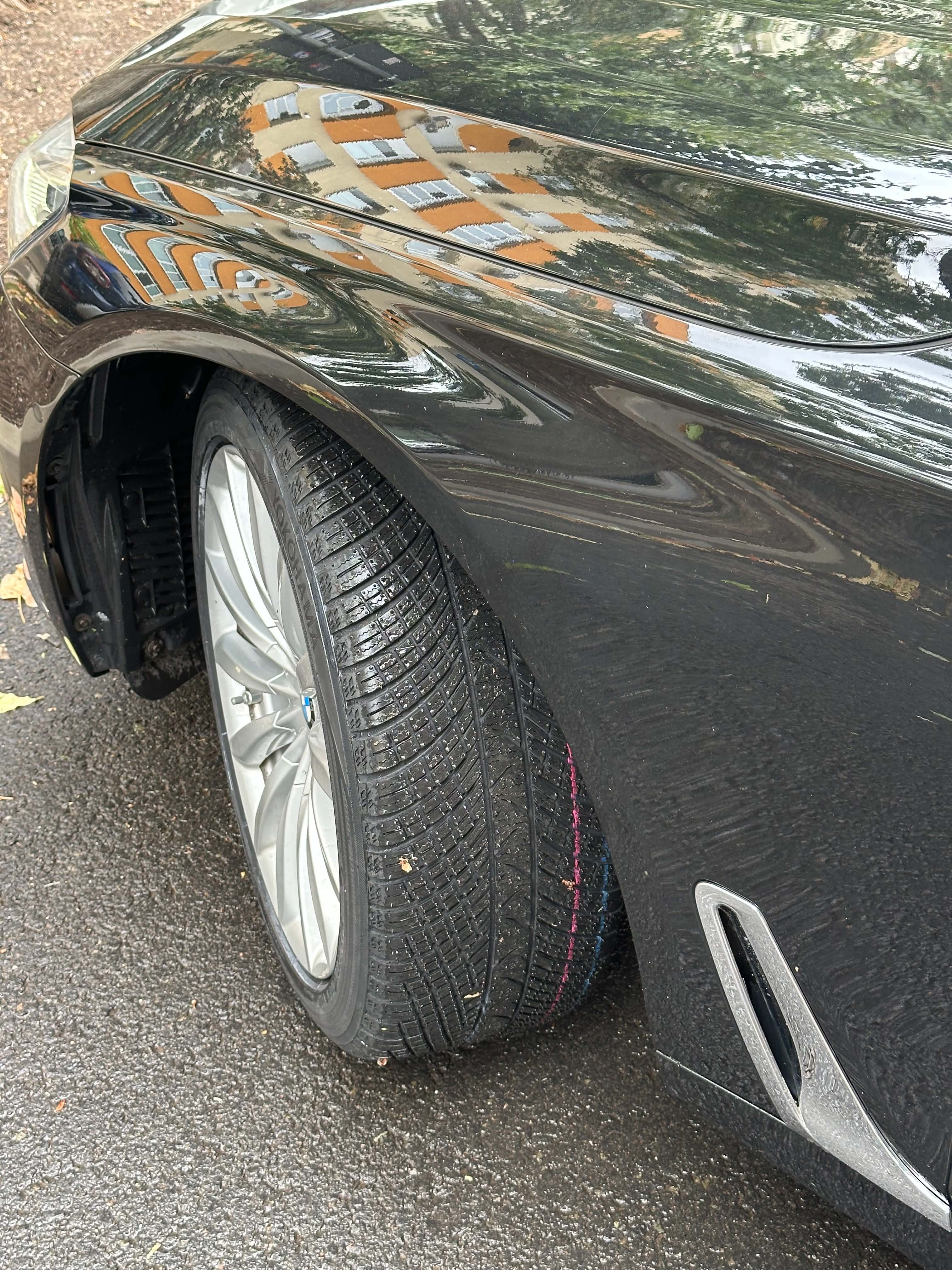 Yokohama Advan Winter V907