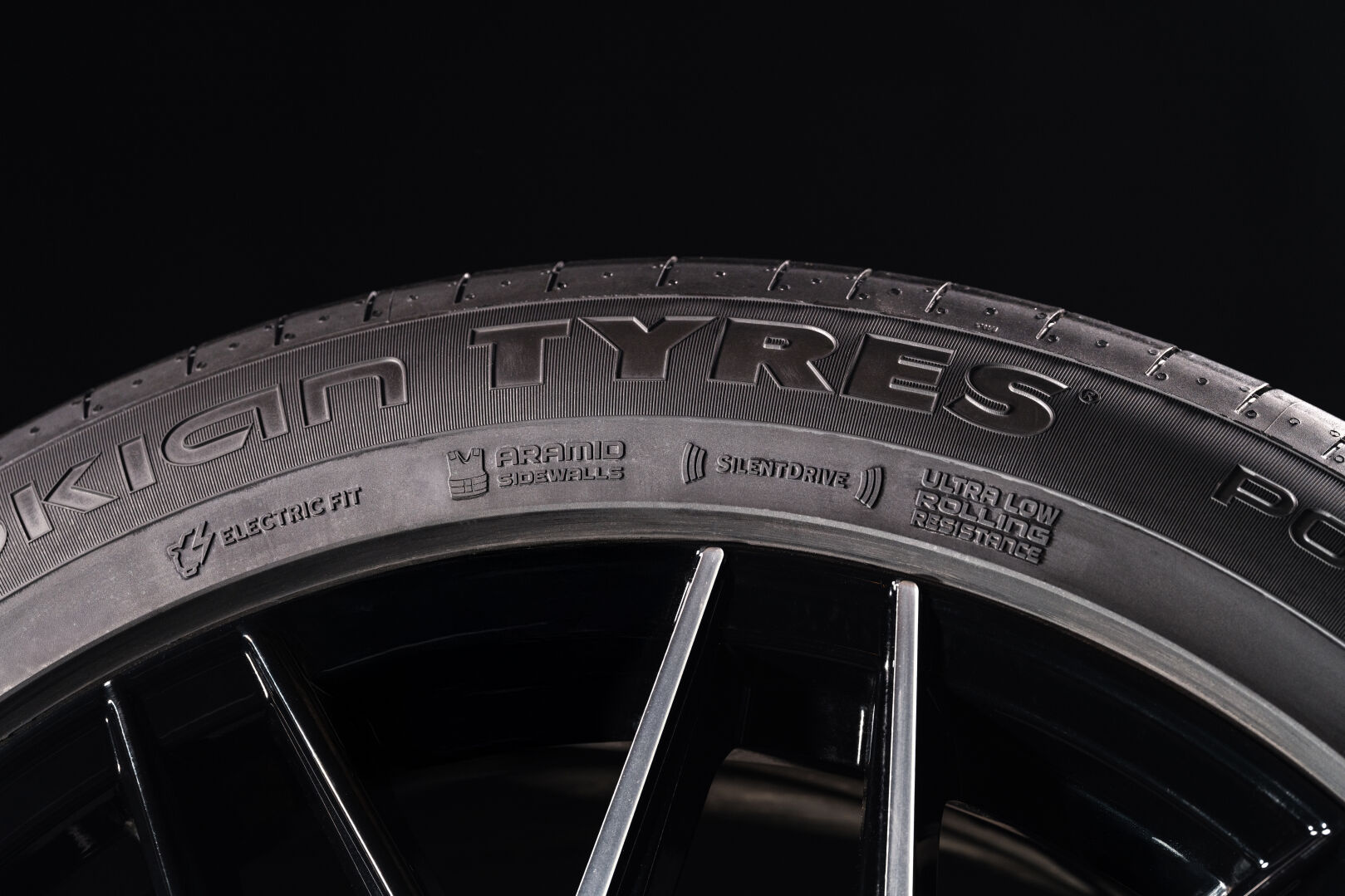 Nokian Powerproof E sidewall markings - Electric Fit, Aramid Sidewalls, SilentDrive, Ultra Low Rolling Resistance