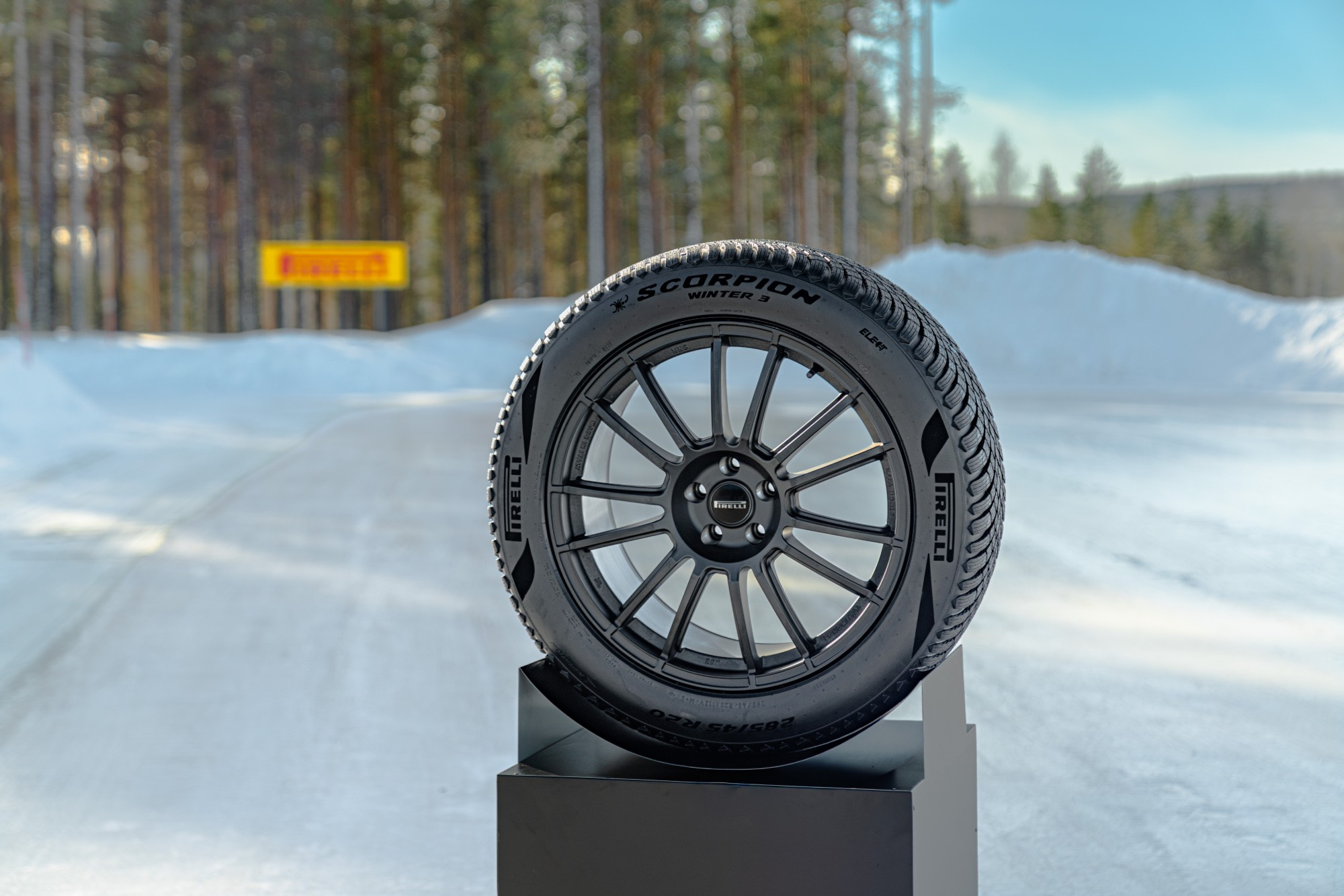 Pirelli Scorpion Winter 3 Elect, 285/45 R20, at the Sottozero Center