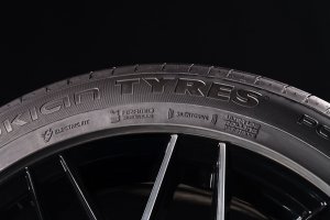 Nokian Powerproof E sidewall markings - Electric Fit, Aramid Sidewalls, SilentDrive, Ultra Low Rolling Resistance