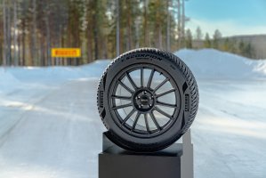 Pirelli Scorpion Winter 3 Elect, 285/45 R20, at the Sottozero Center